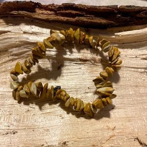 Stone Stretch Adjustable Bracelet -New-   Nature Lovers Adorn with style